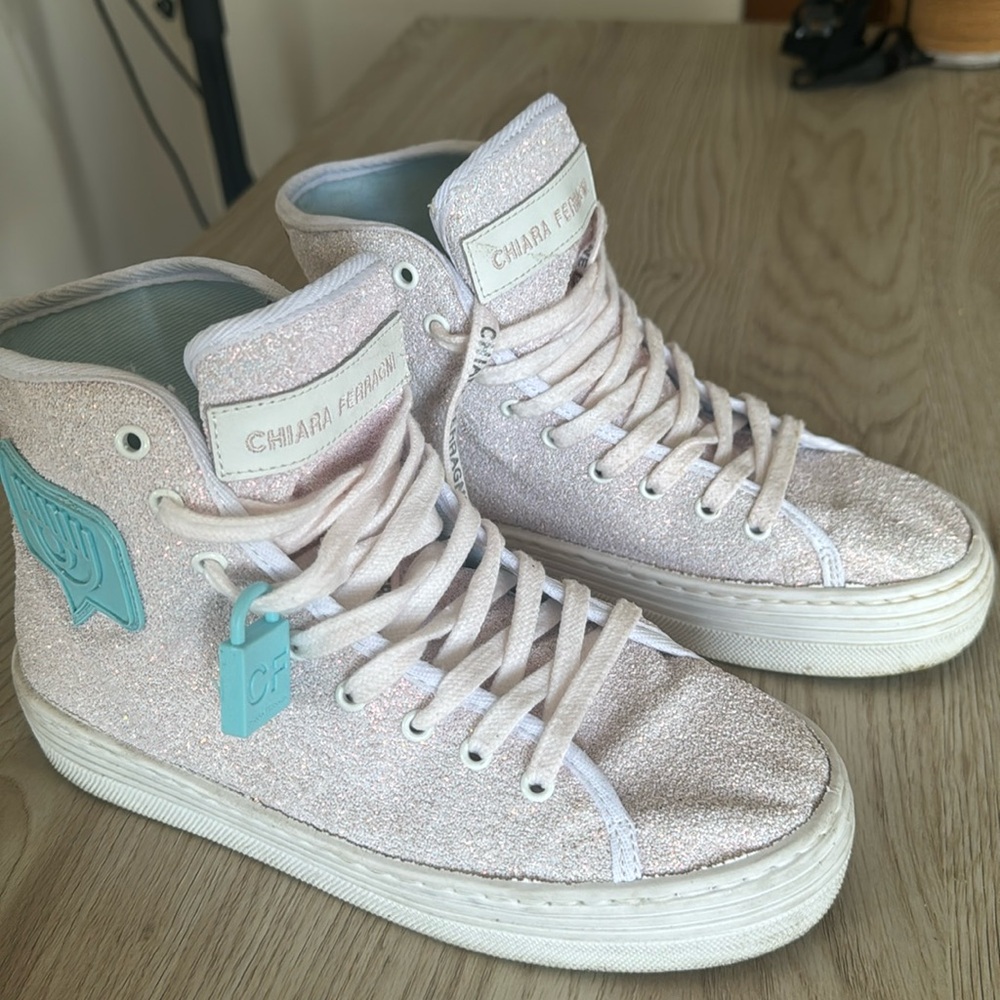 Chiara ferragni glitter pink shoes